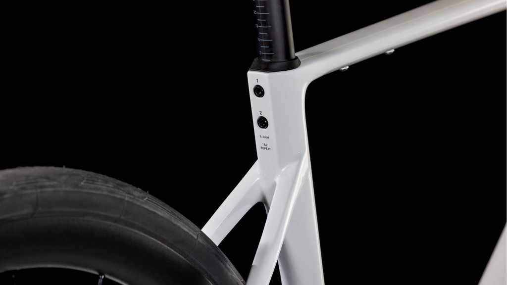 Bicicleta Cube Attain C:62 SLX cotton´n´grey