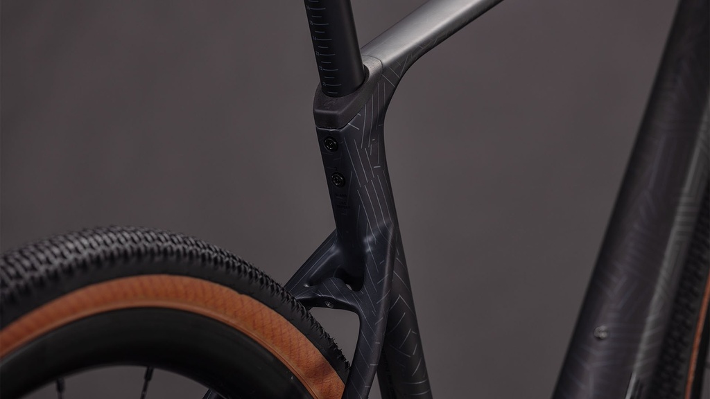Bicicleta Cube Nuroad C:62 EXC carbon´n´crisscross