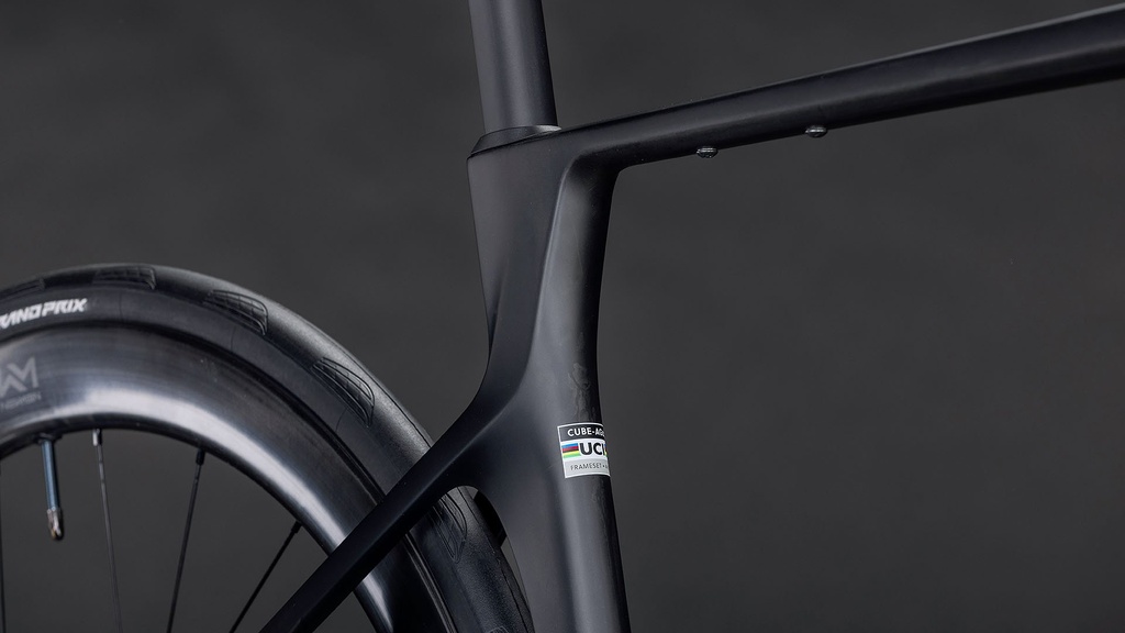 Bicicleta Cube Agree C:62 Pro blackline